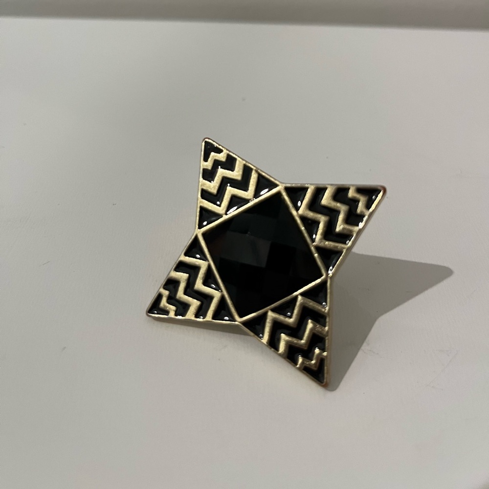 Statement Ring Black & Gold - Picture 4 of 10